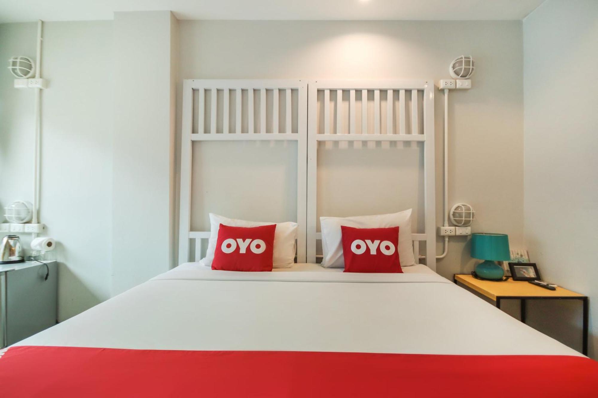 Oyo 1074 Fin Hostel Kata Beach  Exteriör bild